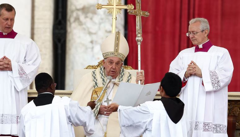 Papa Francisco proclamó a 14 nuevos santos: Entre ellos los mártires de Damasco e instó a la paz de los países en guerra y pidió rezar por  Palestina