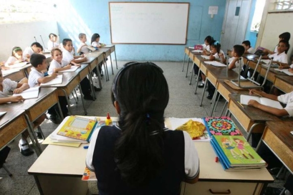 Más de la mitad de los docentes venezolanos están 