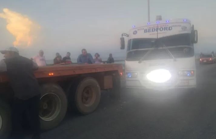 Choque entre autobús y gandola paralizó el tráfico en el Puente sobre el Lago de Maracaibo