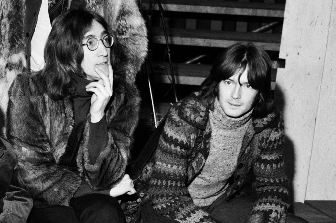 Subastan carta de John Lennon pidiendo a Eric Clapton que forme un nuevo supergrupo con él