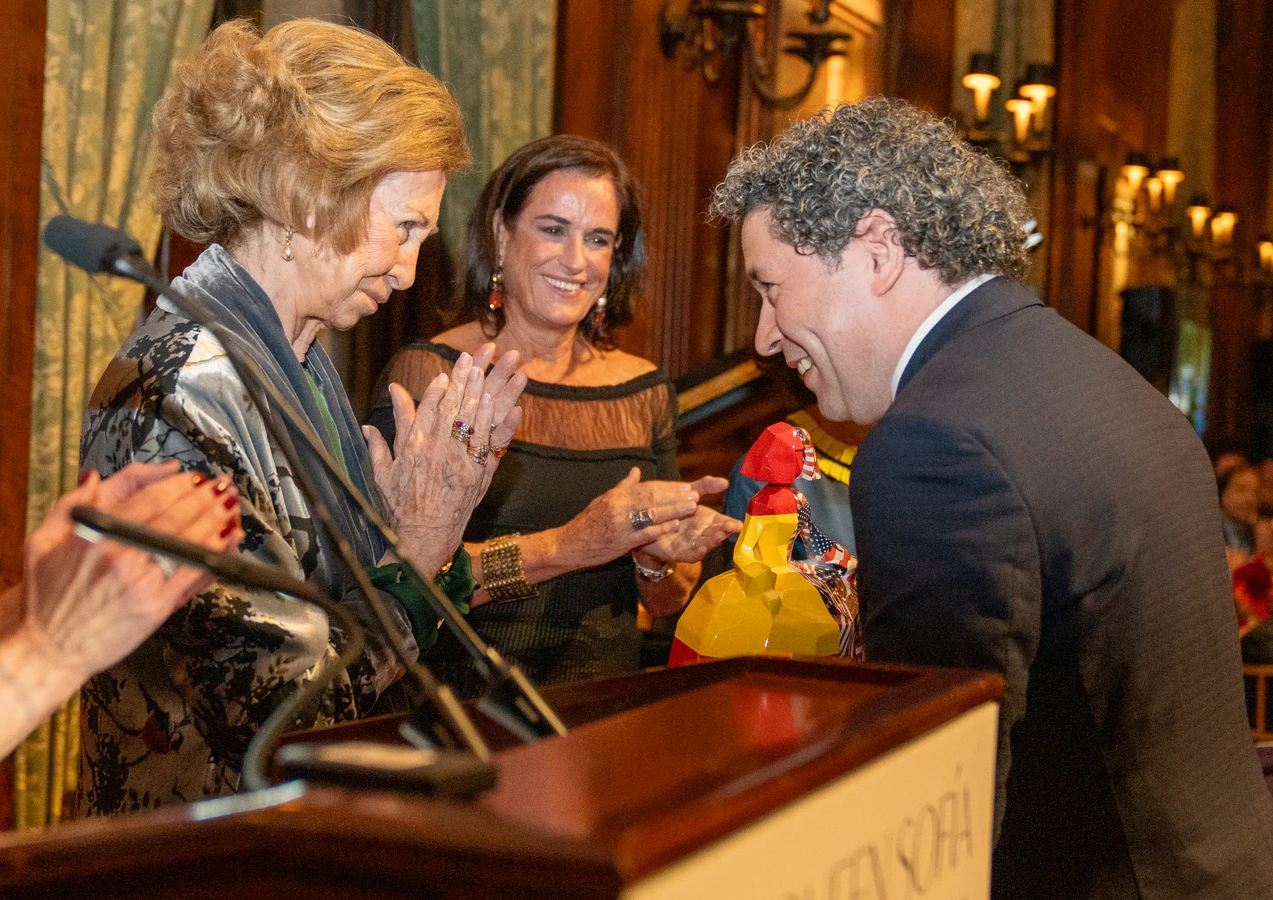 Reina Sofía entrega el premio a la excelencia al venezolano Gustavo Dudamel