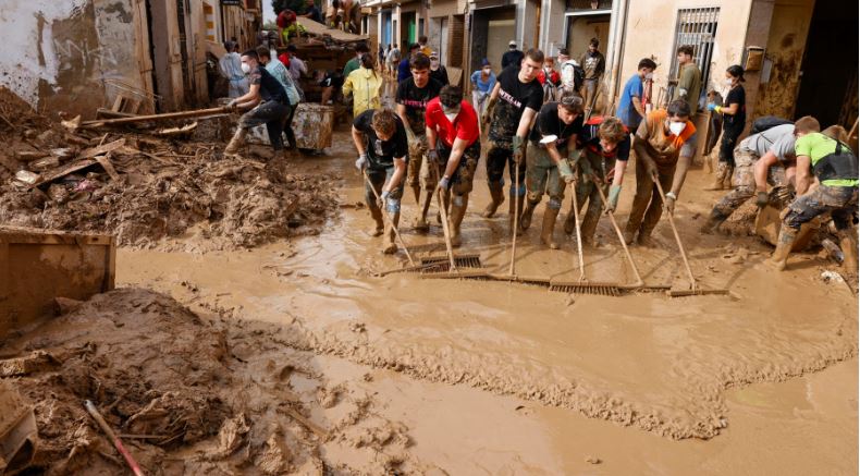 Subió a 225 el número de fallecidos por la DANA en España, con 13 personas desaparecidas