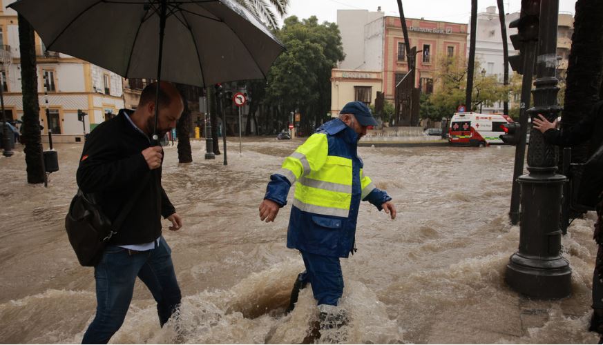 El número de víctimas mortales por la DANA en la provincia de Valencia se eleva a 213: están en alerta por fuertes tormentas