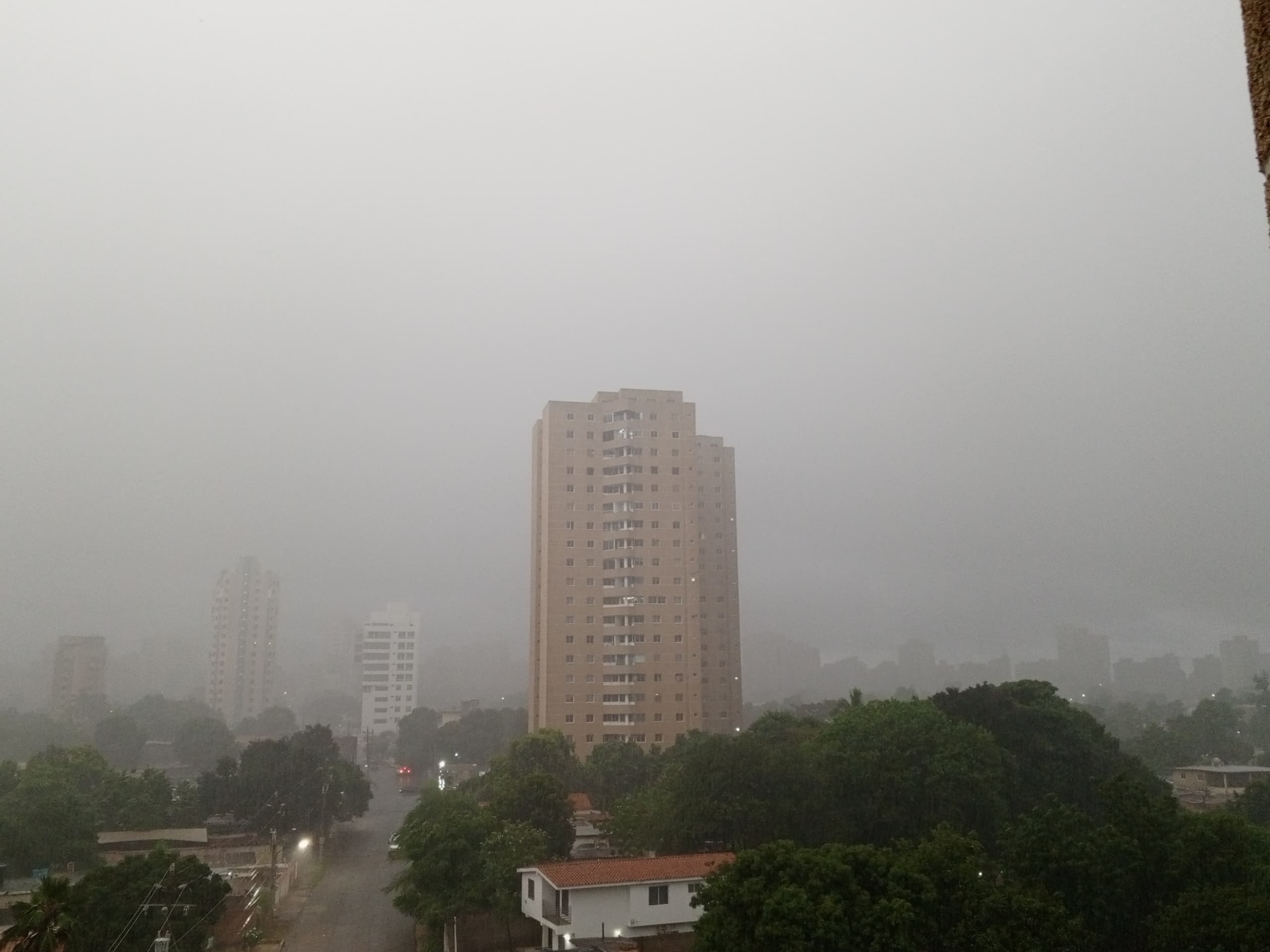 Llueve a cántaros en la “Tierra del sol amada”