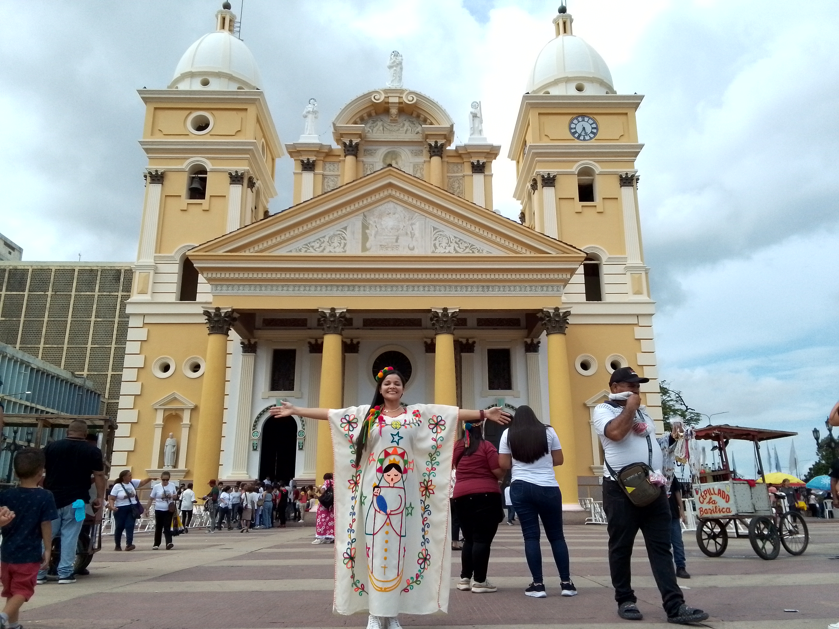 Feligresía mariana acudió a la Basílica de Maracaibo para las misas en honor a La Chinita en víspera del día de su aparición en El Saladillo