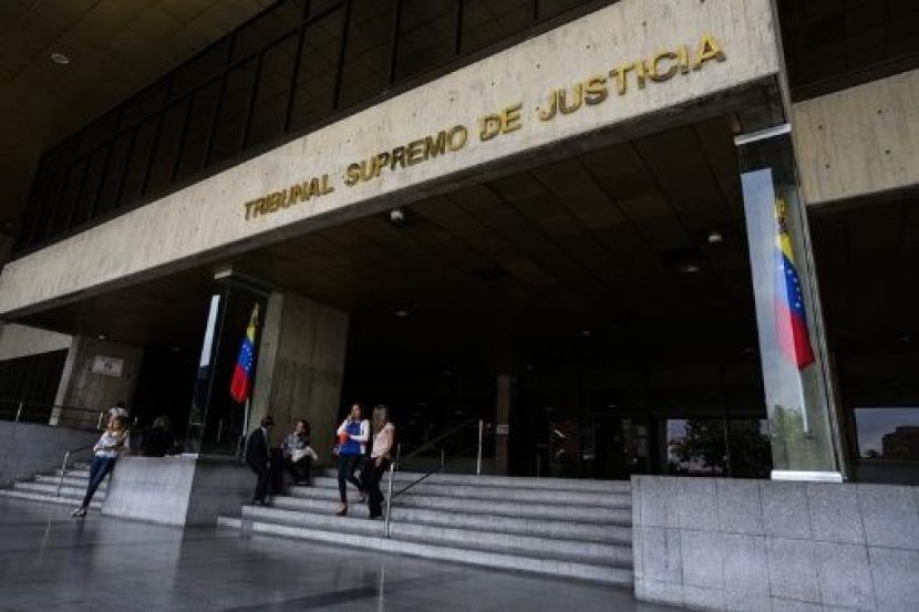 TSJ declara inadmisible amparo contra el CNE y sanciona a abogada que introdujo el recurso