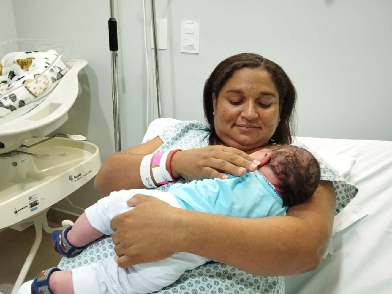 Un bebé gigante nació en Brasil y sorprendió tanto a los médicos como a su madre con su impresionante peso