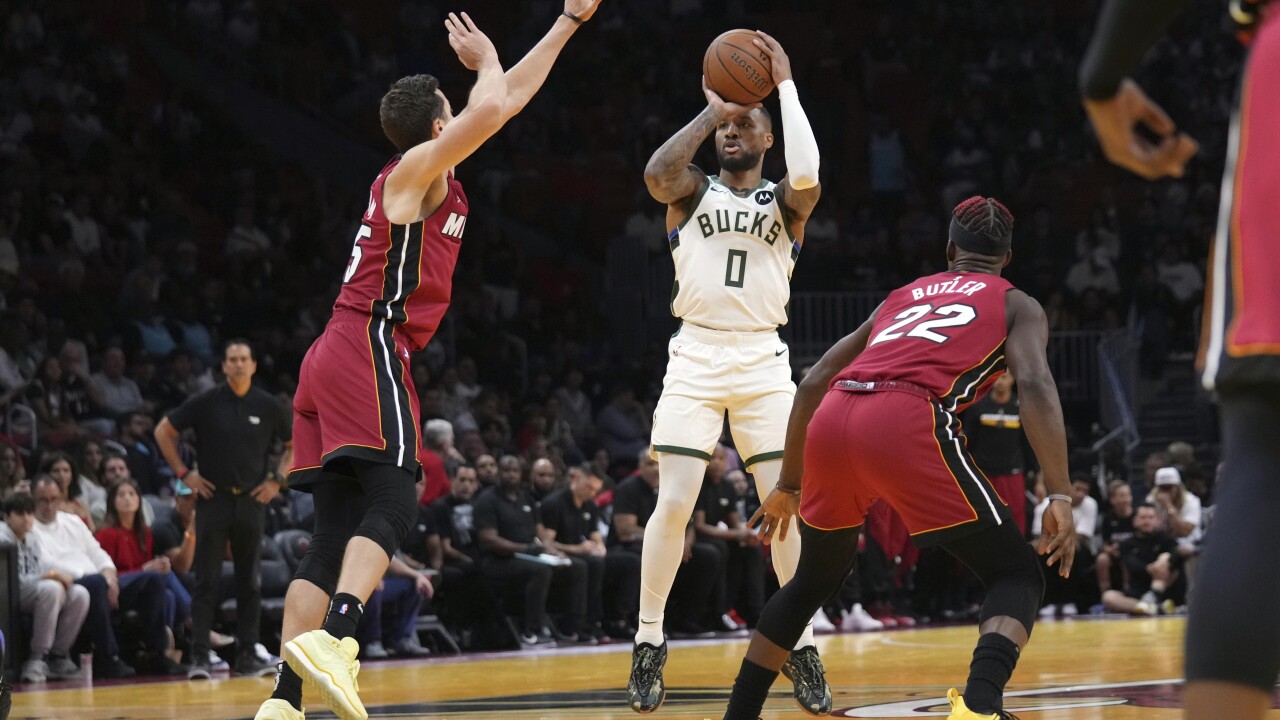 Bucks derrota a Heat y eleva a cinco sus victorias al hilo