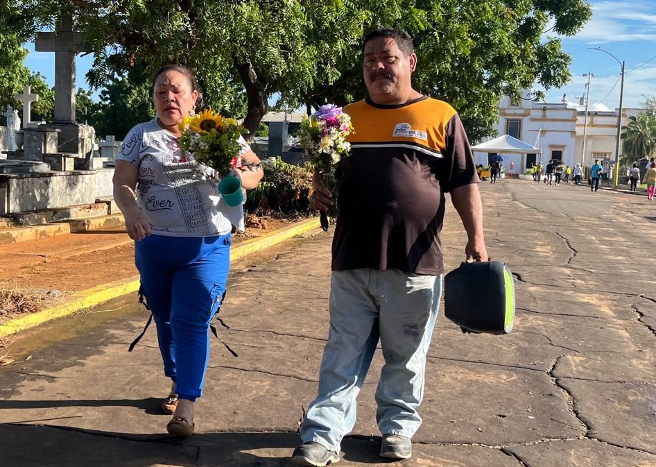 Marabinos conmemoraron el Día de los Fieles Difuntos visitando la última morada de sus familiares en los cementerios de la ciudad