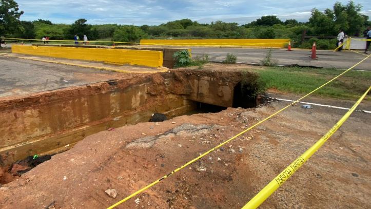 Por dos días estará cerrado el puente caído de Puerto Caballo