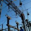 Reportan fuerte fluctuación eléctrica en varias zonas del país