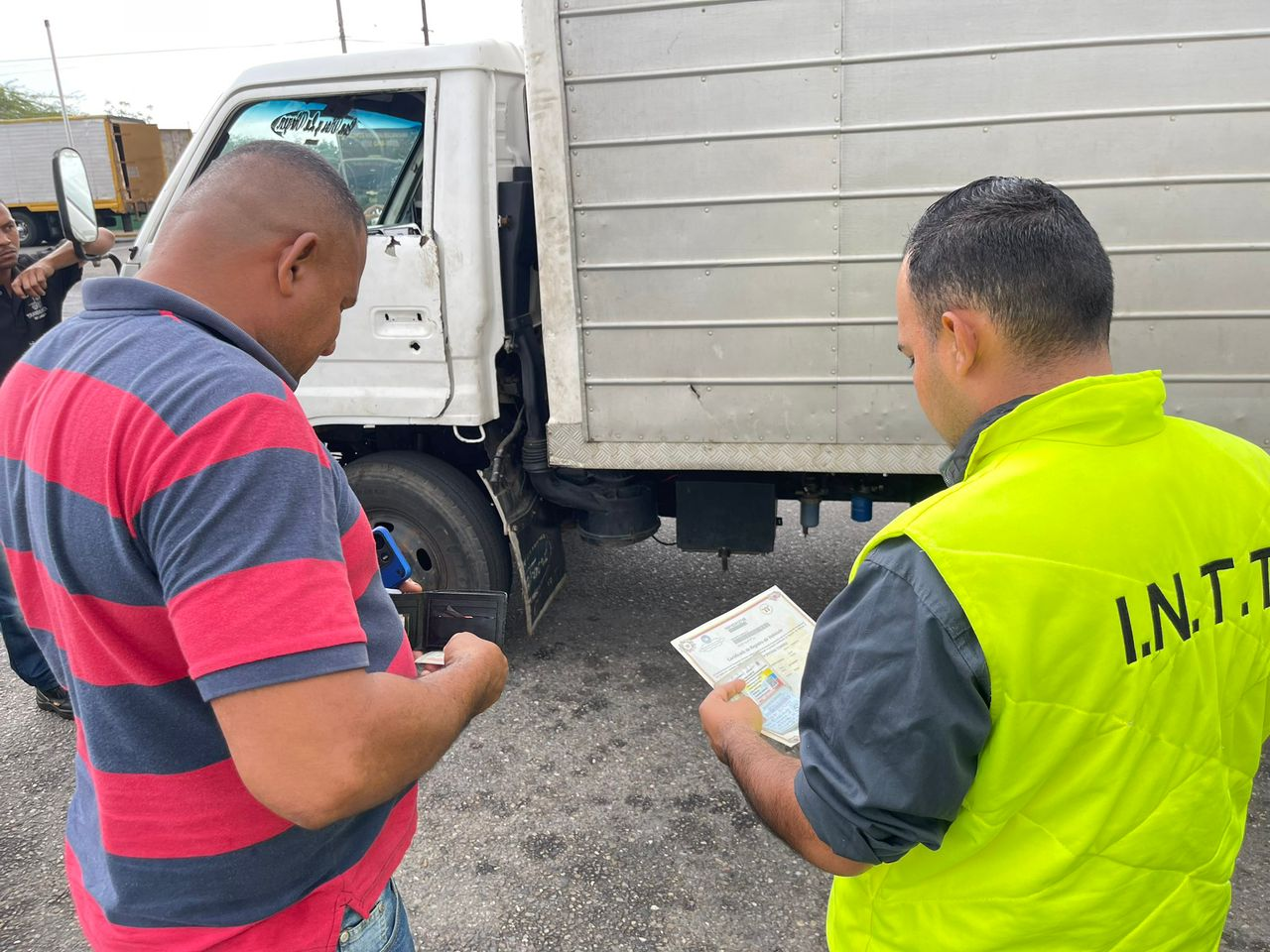 El INTT desplegó operativo de registro en el Puente sobre el Lago