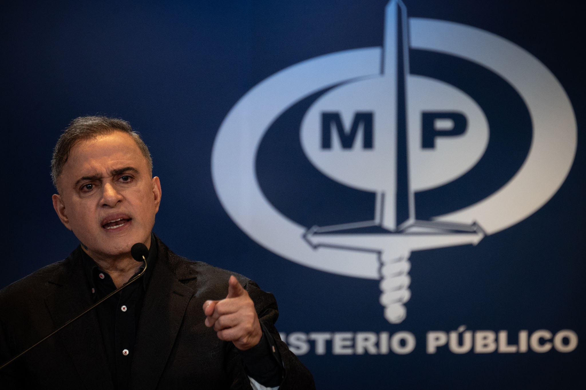 Tarek William Saab responde a Gustavo Petro: Usted debe ocuparse de Colombia