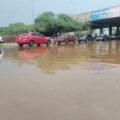 Calles de Maracaibo y San Francisco convertidas en ríos tras fuertes precipitaciones