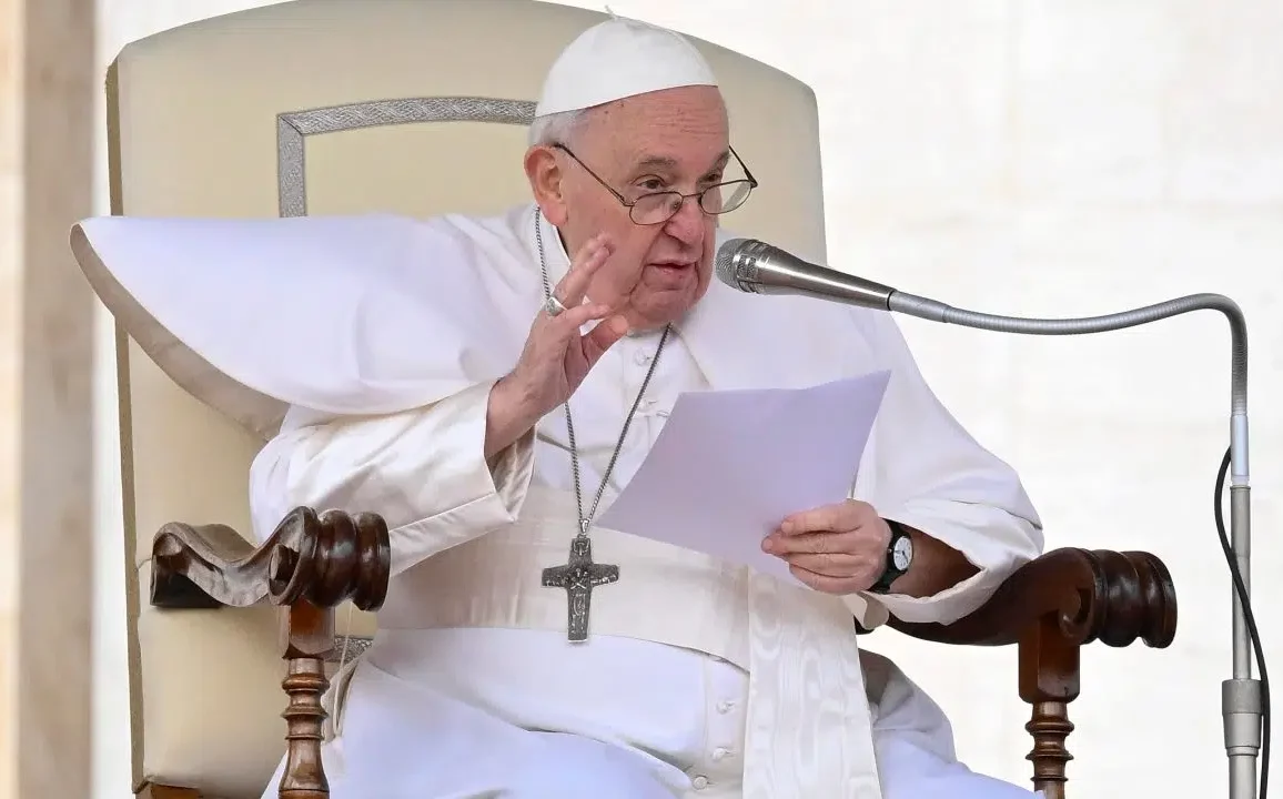 El papa Francisco no lee la catequesis de la audiencia por 