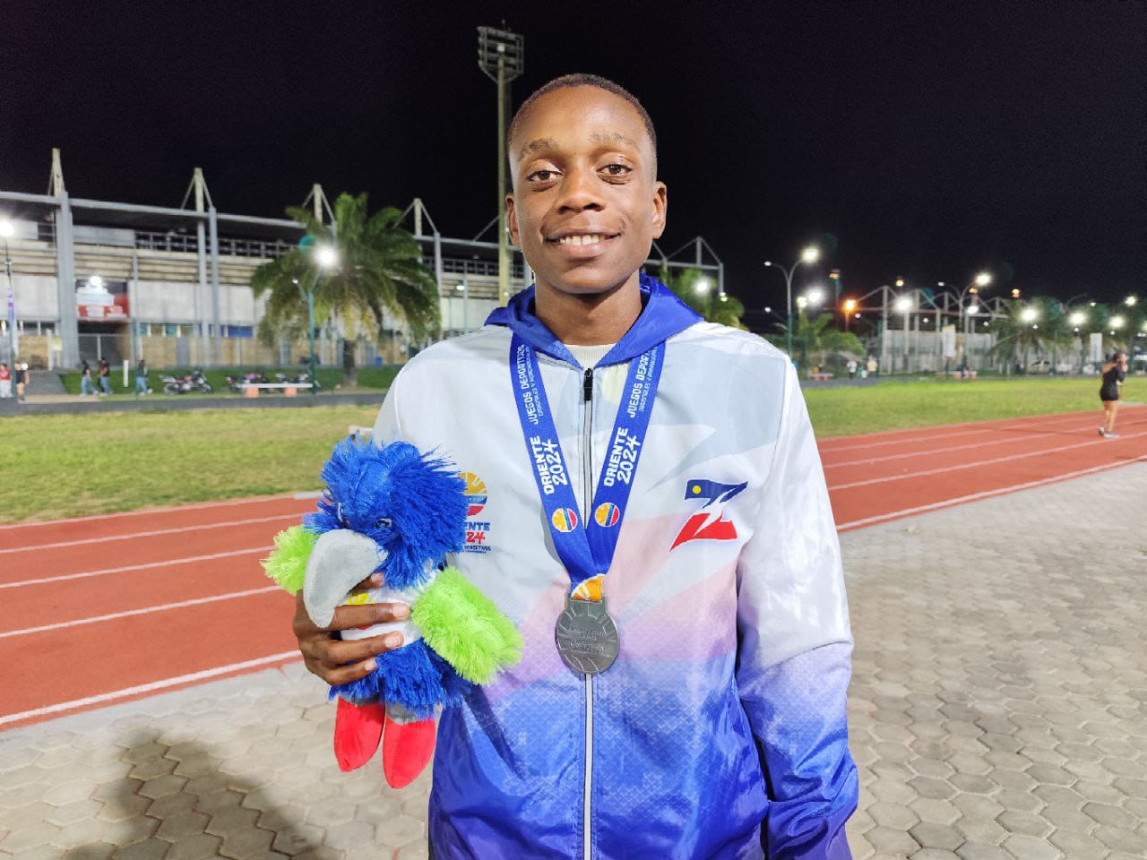 Miguel Pirela logra medalla de plata para el atletismo zuliano en los Juegos Deportivos Nacionales Juveniles