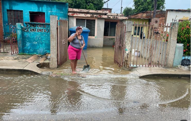 AGUACERO en Maracaibo y San Francisco por horas a punto de DESESPERACIÓN