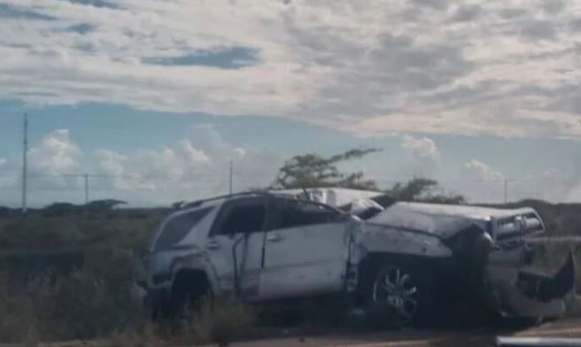 Una mujer fallecida y seis heridos tras vuelco de una camioneta en la vía Coro-Punto Fijo