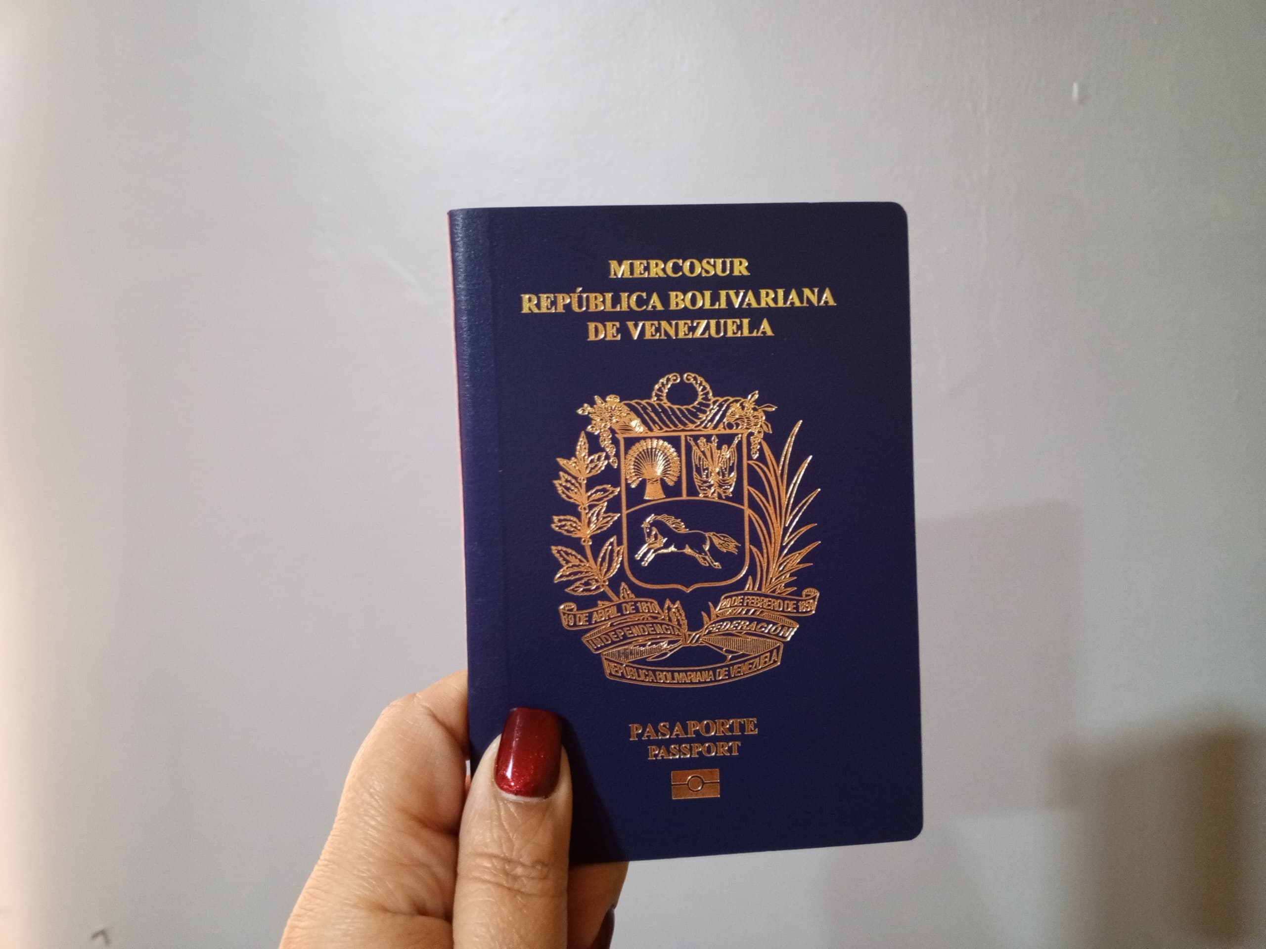 En Gaceta Oficial: Panamá permite el uso de pasaportes venezolanos vencidos en trámites bancarios