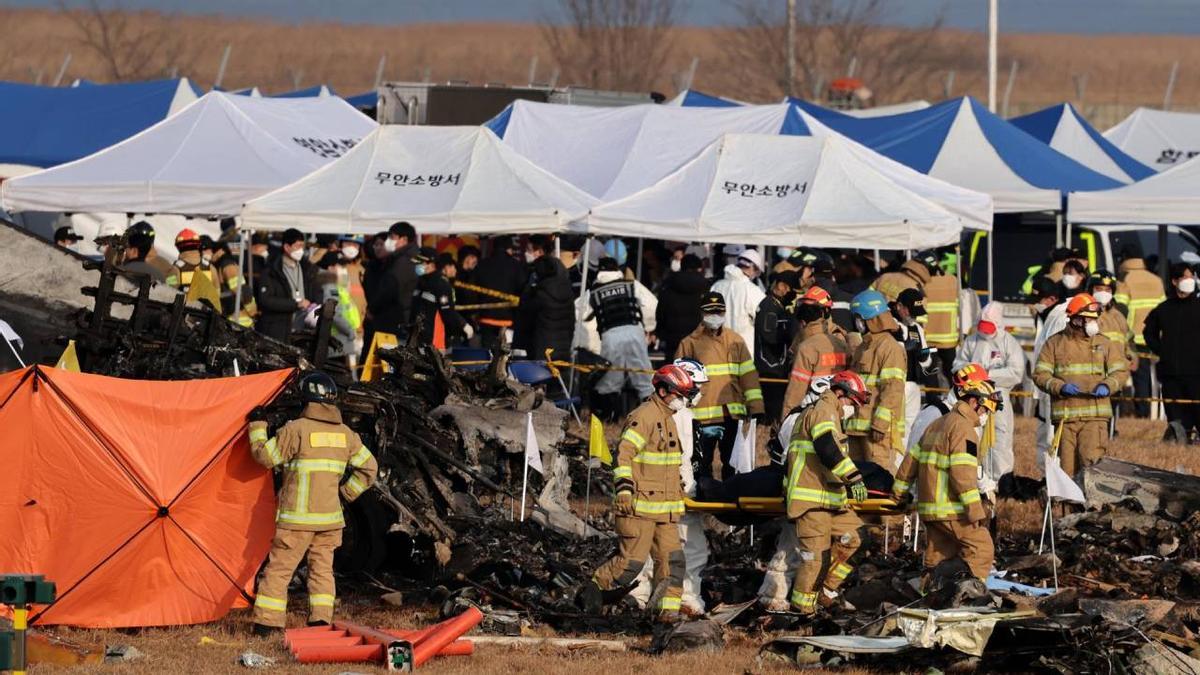 Se eleva a 176 la cifra de muertos en el accidente aéreo en Corea del Sur