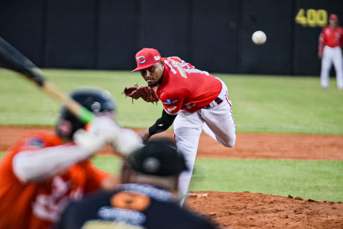 Cardenales voló más alto que Águilas en territorio crepuscular