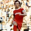 Bayern de Múnich retira el doral de Franz Beckenbauer