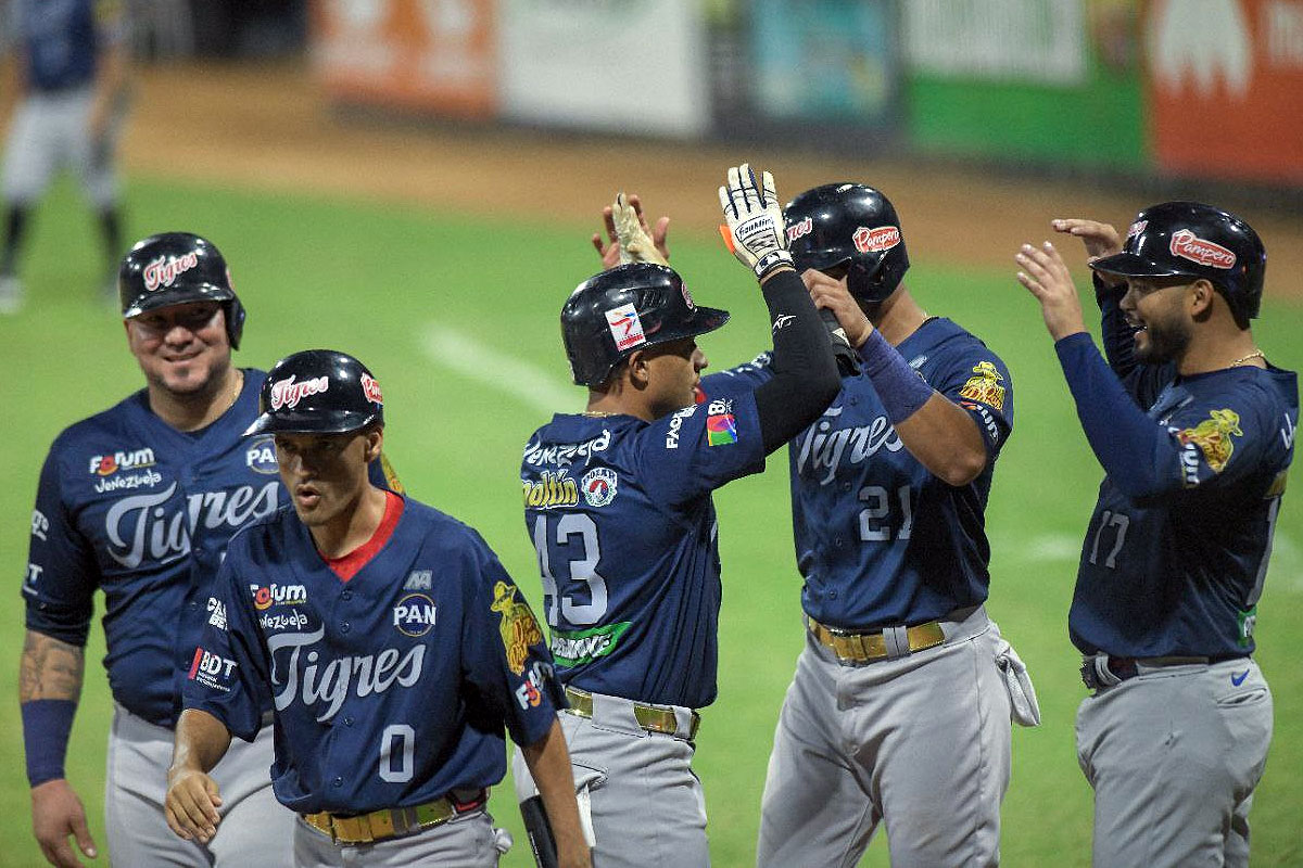 Tigres remontó ante Tiburones para empatarlos en la zona de comodín