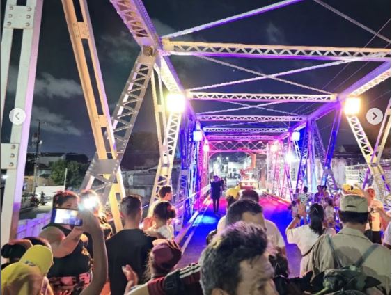 Restauran puente O’Leary con asfalto, metal y tecnología LED