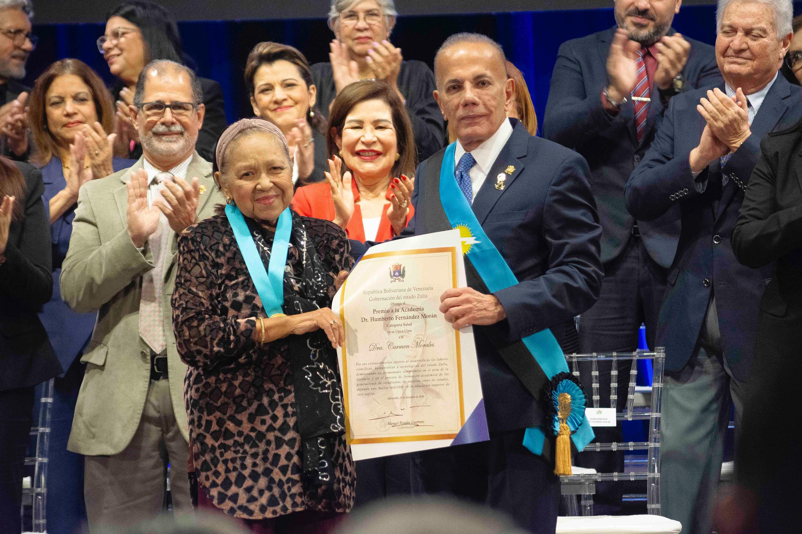 Gobernador Rosales condecora la excelencia con el Premio Regional a la Academia “Dr. Humberto Fernández Moran