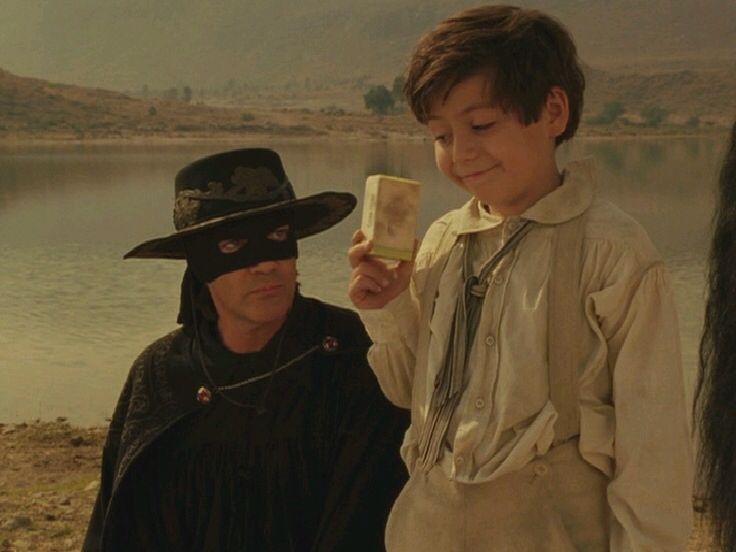 Así luce hoy Joaquín de la Vega, hijo del Zorro a 20 años de la película: ¡Es hasta papá!