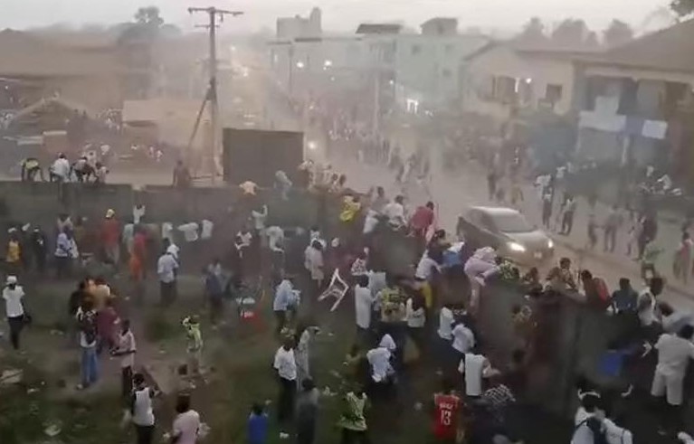 Violencia en partido de fútbol generó 56 muertos en Guinea