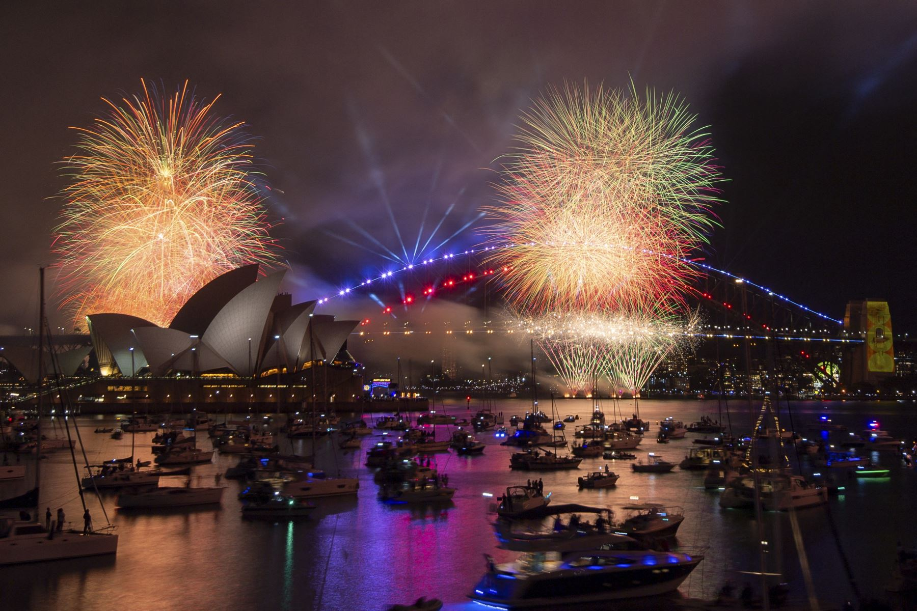 Nueva Zelanda ya recibió el Año Nuevo 2025 con su tradicional despliegue de fuegos artificiales