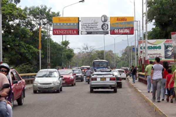 Colombia podría otorgar permisos al transporte público binacional venezolano en 2025