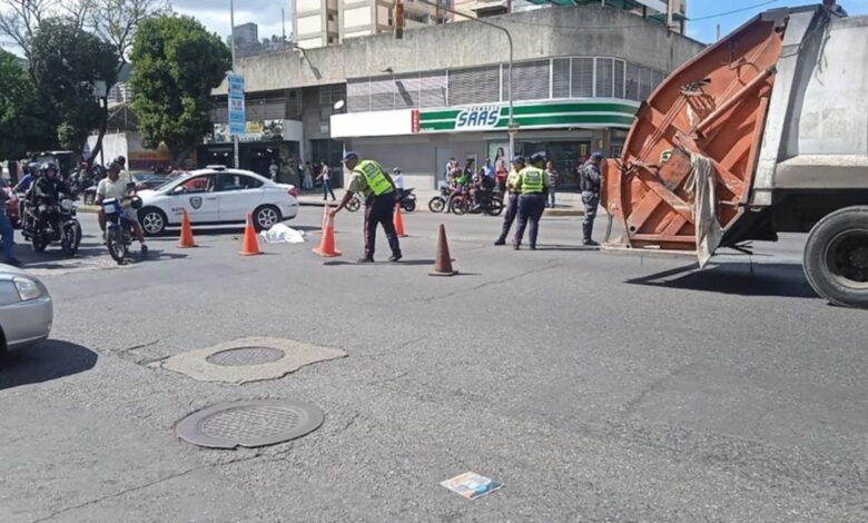 Anciana muere arrollada por un camión de basura