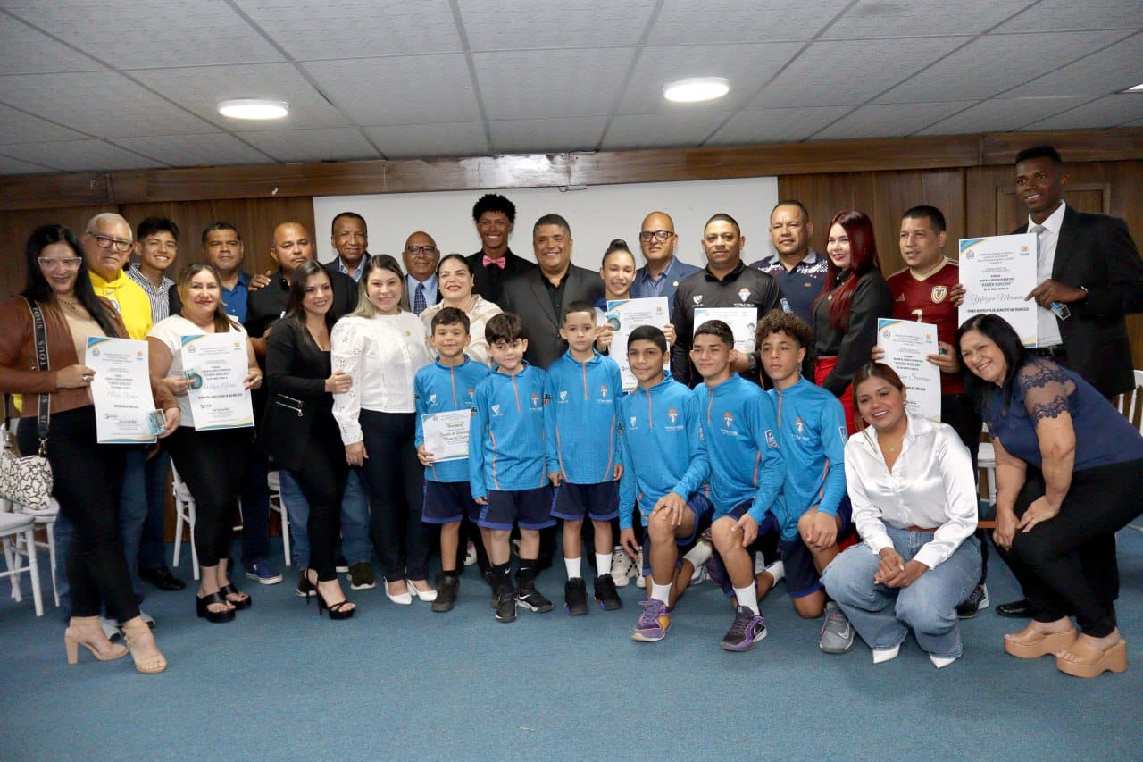 Atletas, entrenadores y dirigentes recibieron Orden al Mérito Deportivo “Ramón Monzant” en San Francisco