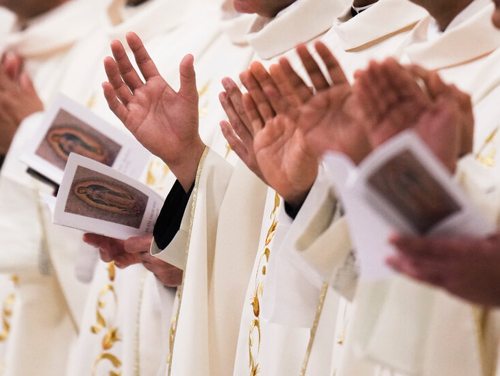 El Vaticano permite que hombres homosexuales asistan al seminario en Italia