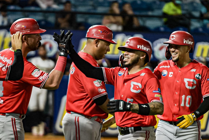 Cardenales quedó en solitario en el primer lugar tras derrotar a Bravos