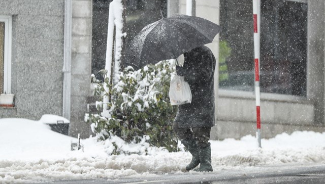 El paso de Ivo en España: la borrasca deja rachas huracanadas, olas de 10 metros y carreteras cortadas por la nieve