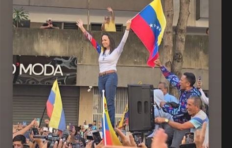 María Corina Machado llega a la concentración de este 9-E en Chacao