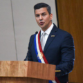 Presidente Santiago Peña da 48 horas al personal diplomático venezolano para que salga de Paraguay