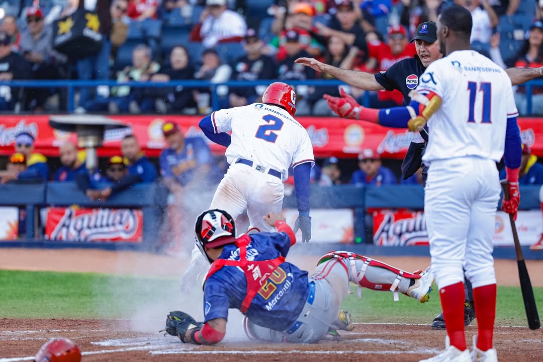 Cardenales de Lara sufre su primer revés ante Leones del Escogido en la Serie del Caribe