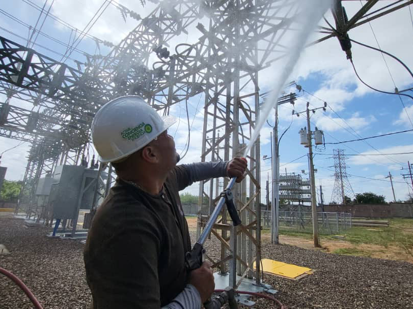 Corpoelec activa Plan de Lavado a subestaciones eléctricas en el Zulia