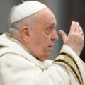 El Papa no ha sufrido más crisis respiratorias y el broncoespasmo no afectó otros órganos