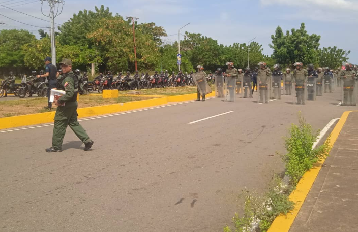 Efectivos policiales y militares se despliegan en Maracaibo, San Francisco y Jesús Enrique Lossada