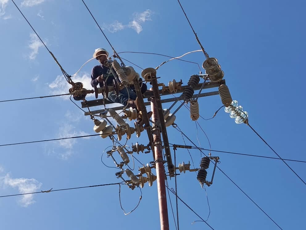 Corpoelec realizó 460 trabajos técnicos en redes de distribución en Zulia