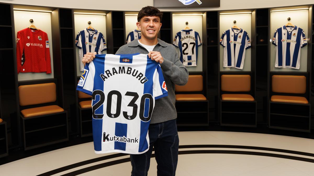 Jon Aramburu renovó su contrato con Real Sociedad