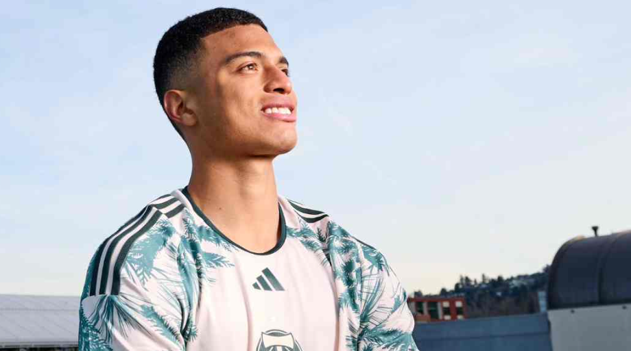 Kevin Kelsy fue presentado por el Portland Timbers