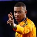 Hack trick de Mbappé le da la victoria al Real Madrid ante Valladolid