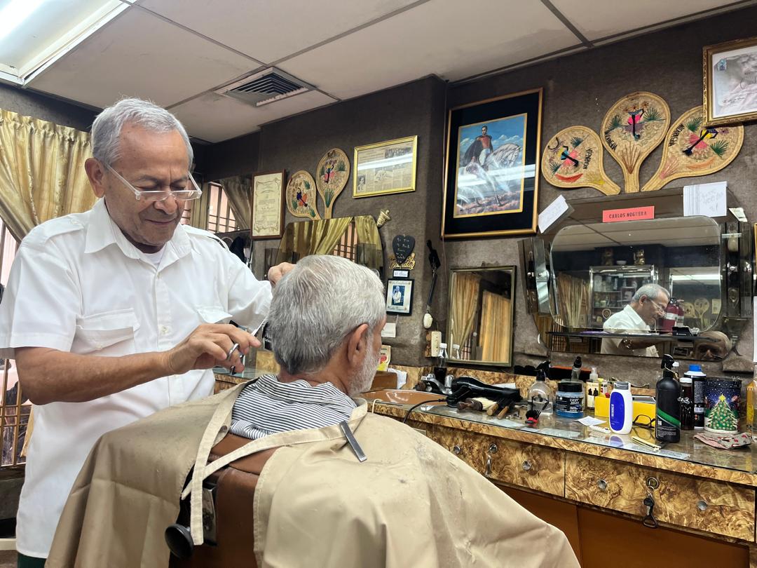 Carlos Noguera: No concibo mi vida sin la barbería y la tijera