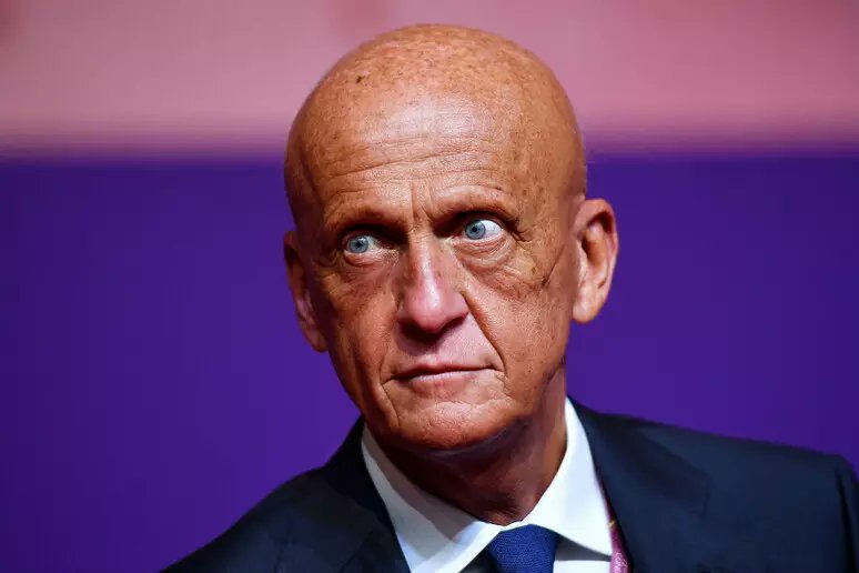 Pierluigi Collina, jefe del Comité de Árbitros de Fifa, propone un cambio en la regla de los penales